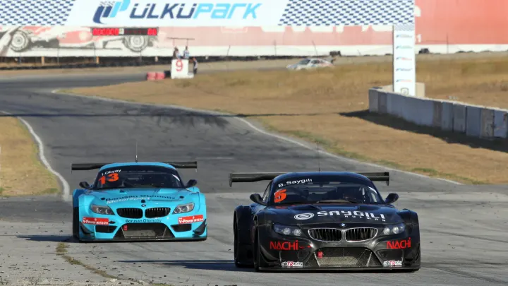 Okyay and Ülkü Crowned Champions in Circuit Racing