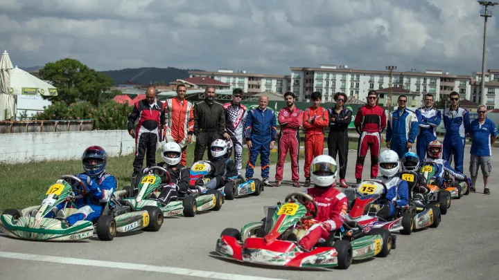 Autodrom'da Uçanzii Uçtuu