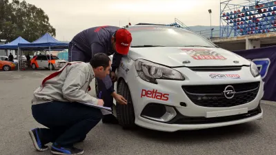 Petlas Makes Racing Circuit Debut