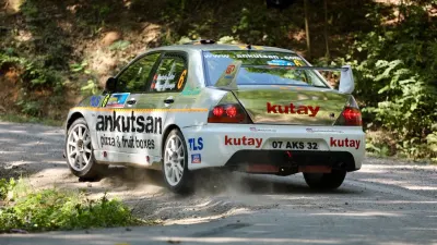 Çakal Chasing Title in Portugal