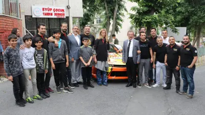 TeamArt Drivers Meet Children