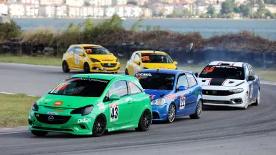 Intense Battles at Körfez Circuit