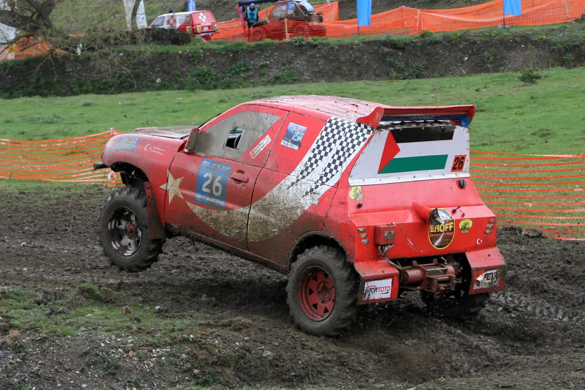 Off-road Heads to Kunduz