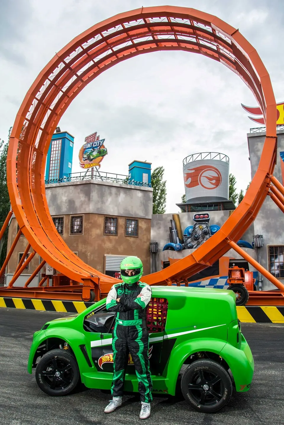 Volkicar Performs "Loop of Death" Stunt in Italy