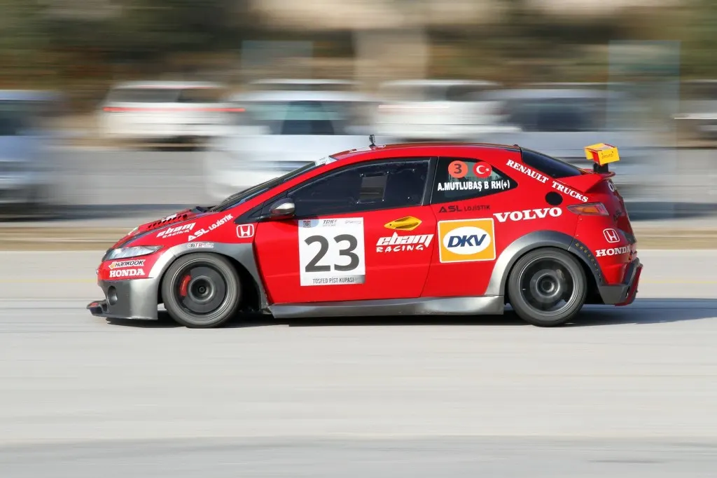 Colourful Season Finale at the Circuit