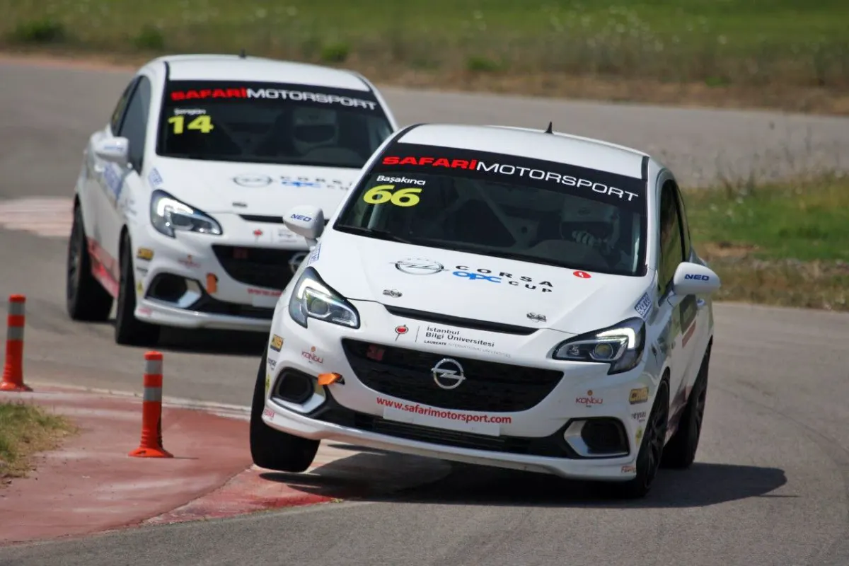 Corsa OPCs Shake Up Körfez