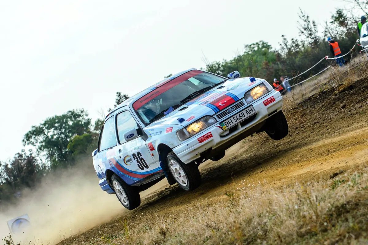 Sezer Takes Part in Zilyoni Furgon Rally