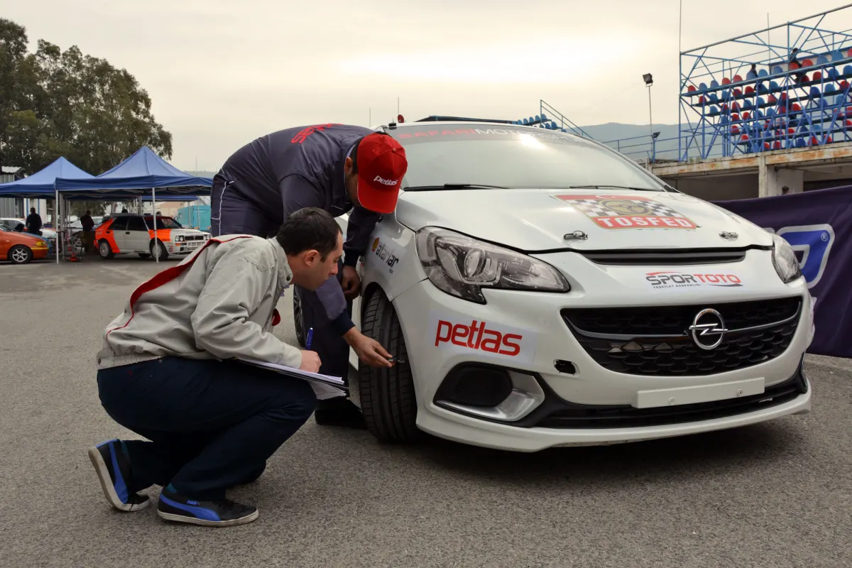 Petlas Makes Racing Circuit Debut