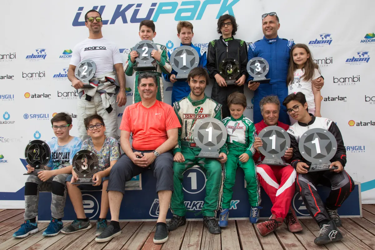 Rain Challenges Drivers in Izmir