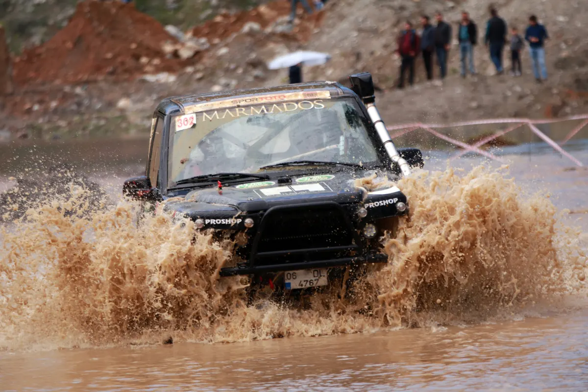 Rain Tests Crews at Ardeşen Off-road