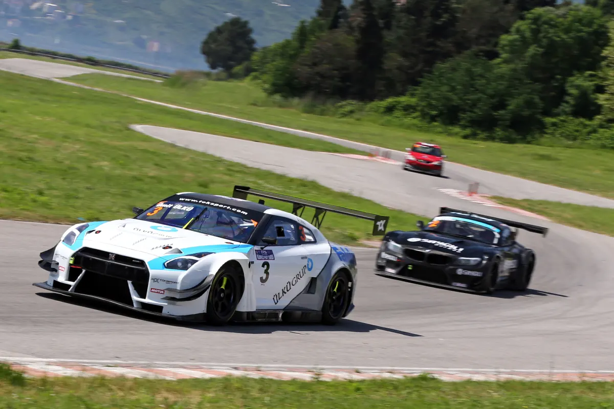 Circuit Racing Championship Opens with a New Record