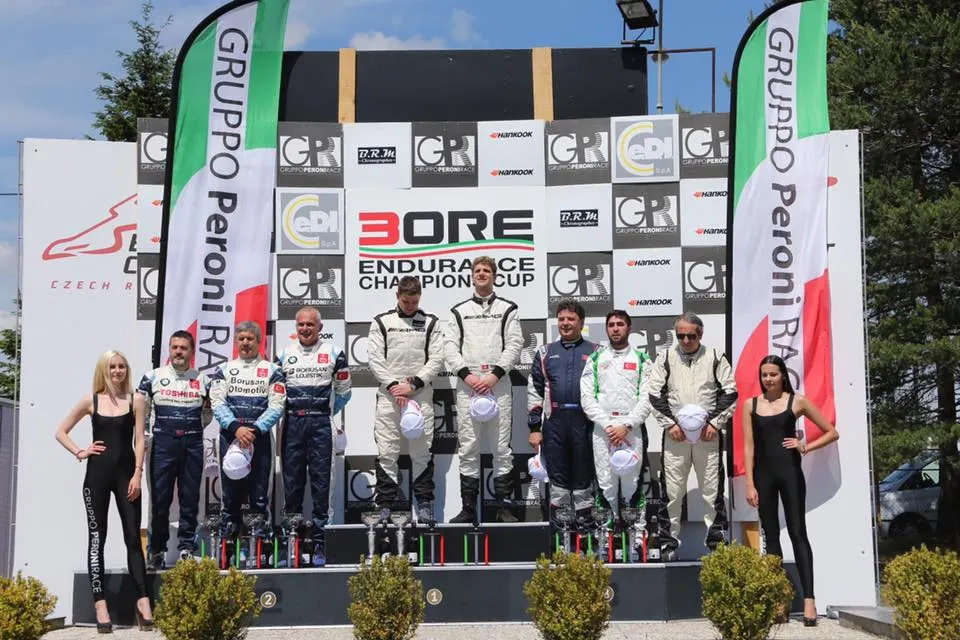 BOM and GEM Drivers Take to the Podium