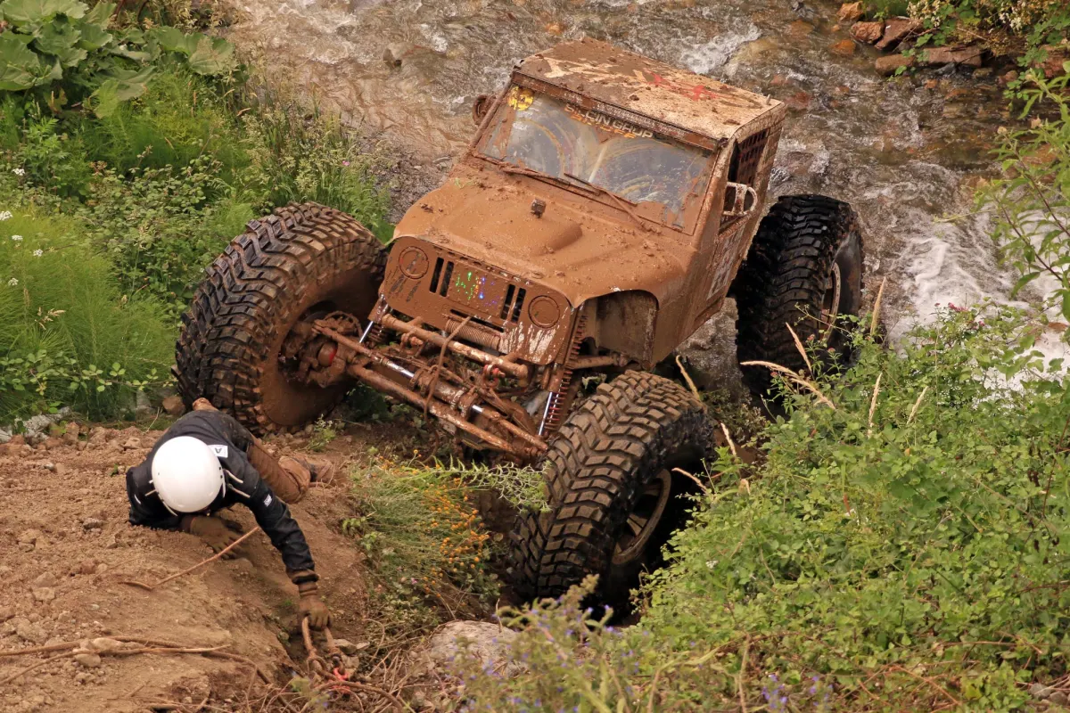 Trial Crews to Take on the Rocks