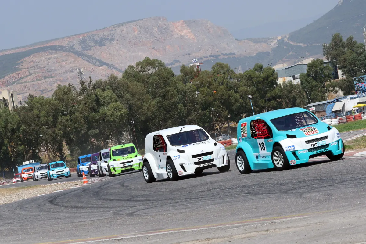 Young Türkkan Retains Championship Lead