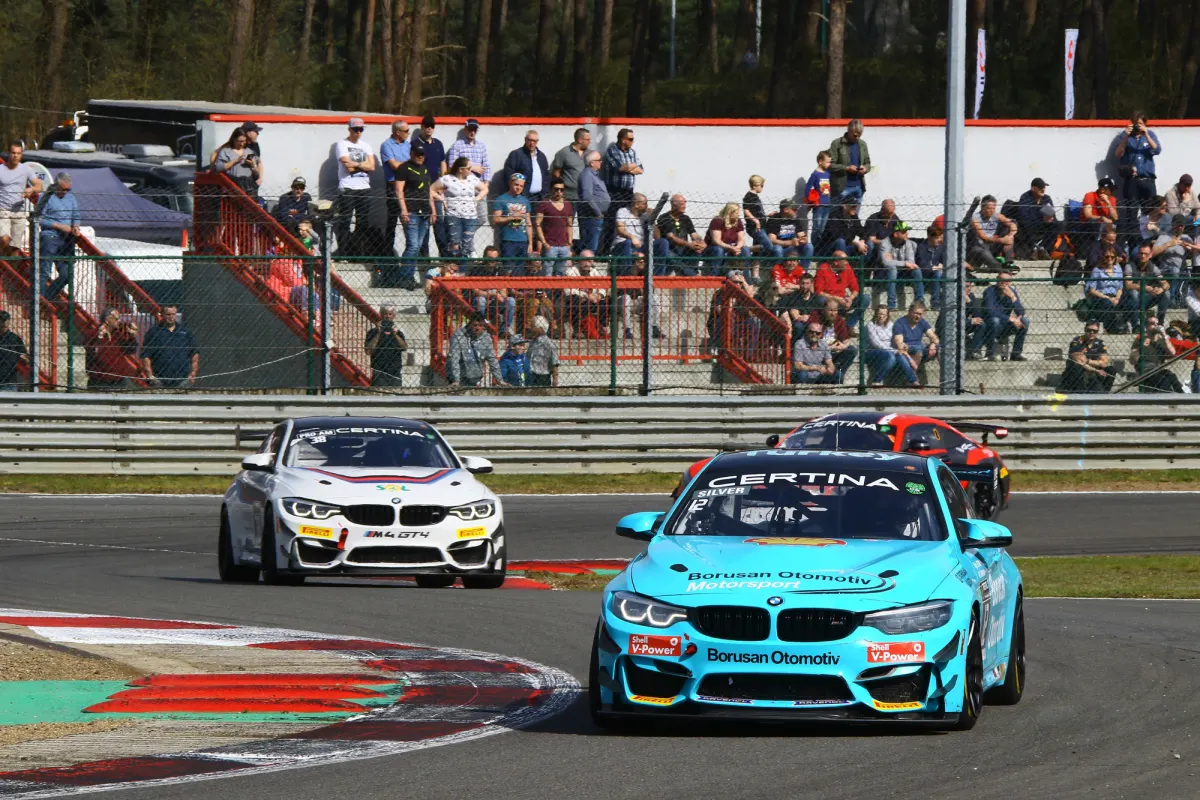GT4 Series Continues at Brands Hatch