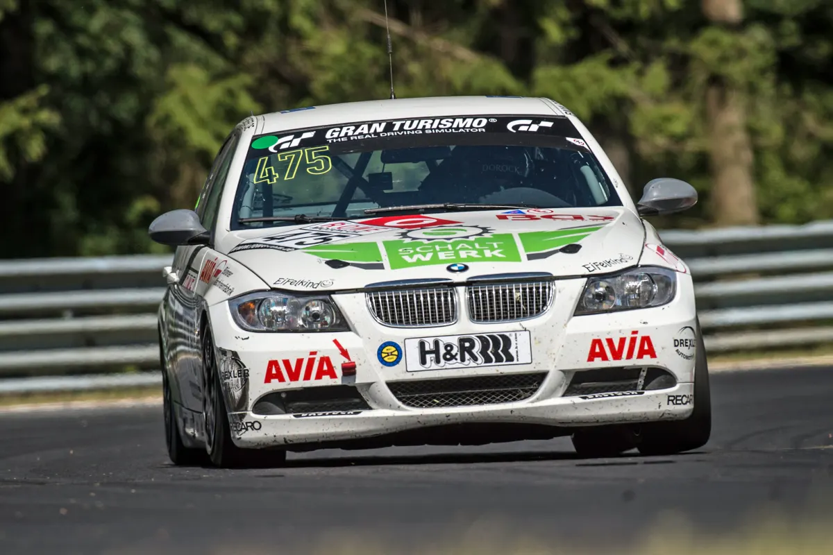 Aşarı Takes Podium in Fourth Round of VLN