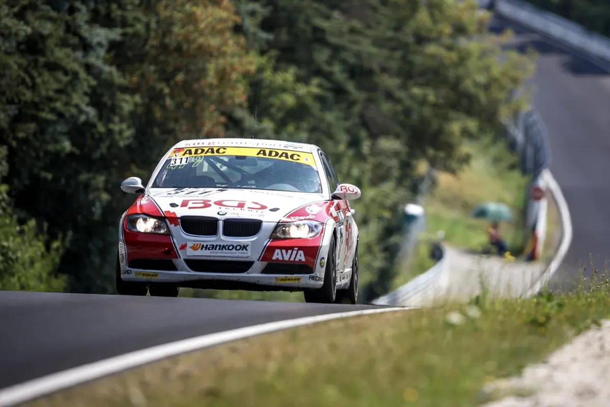 Yücesan and Aşarı Miss Out on Victory at the Nürburgring