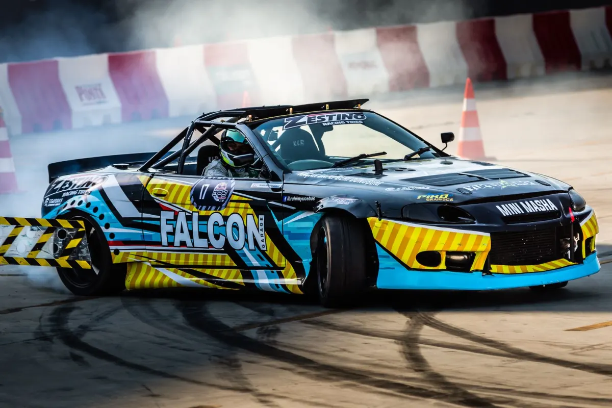 Drivers Set Istanbul Alight at Red Bull Car Park Drift