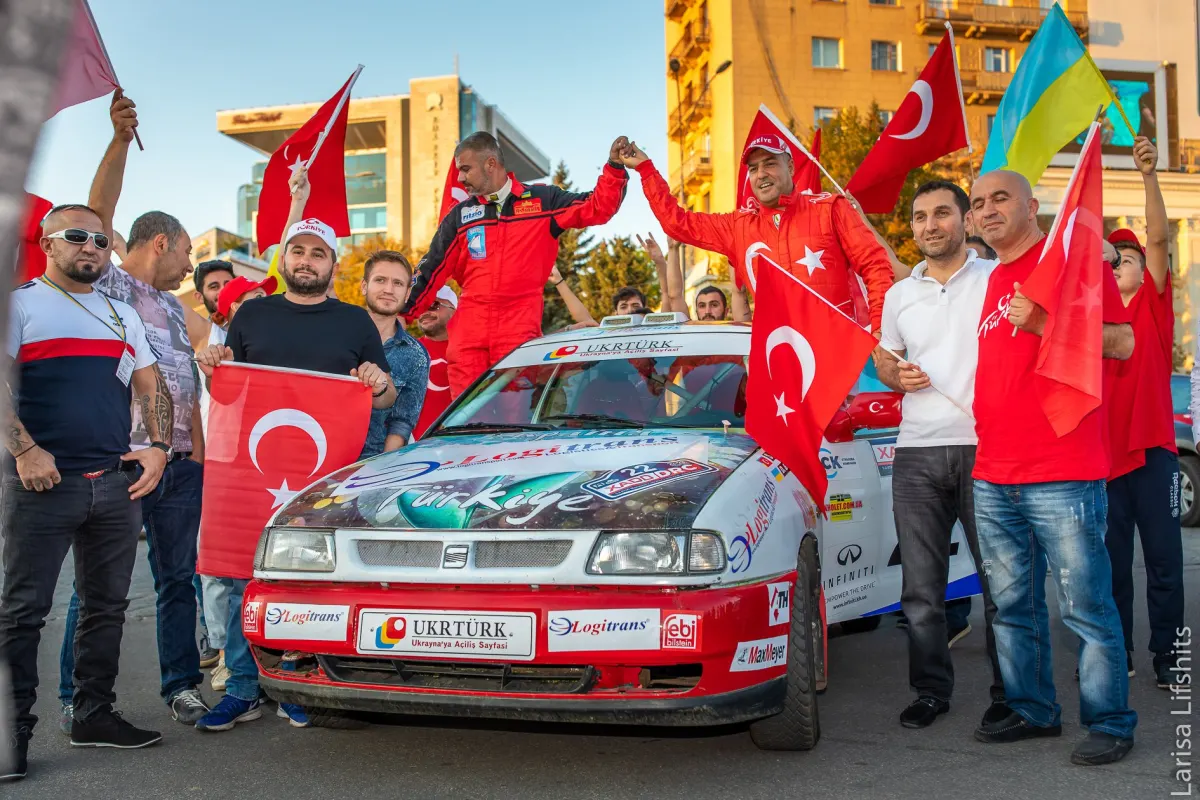 Sezer Finishes Season in Second Place