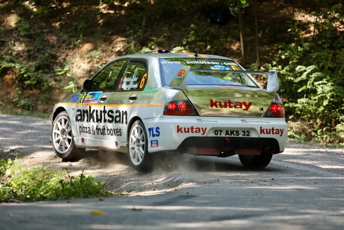 Çakal Chasing Title in Portugal