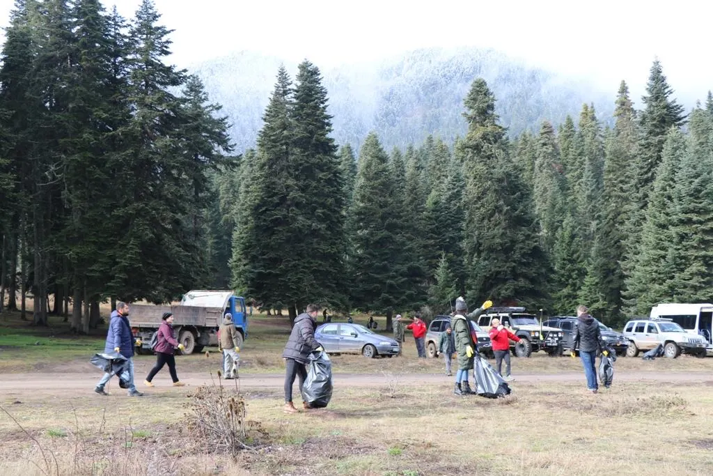 KARDOFF Leads by Example with Forest Clean-Up