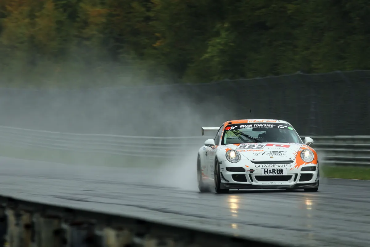 Yücesan Takes First VLN Class Win