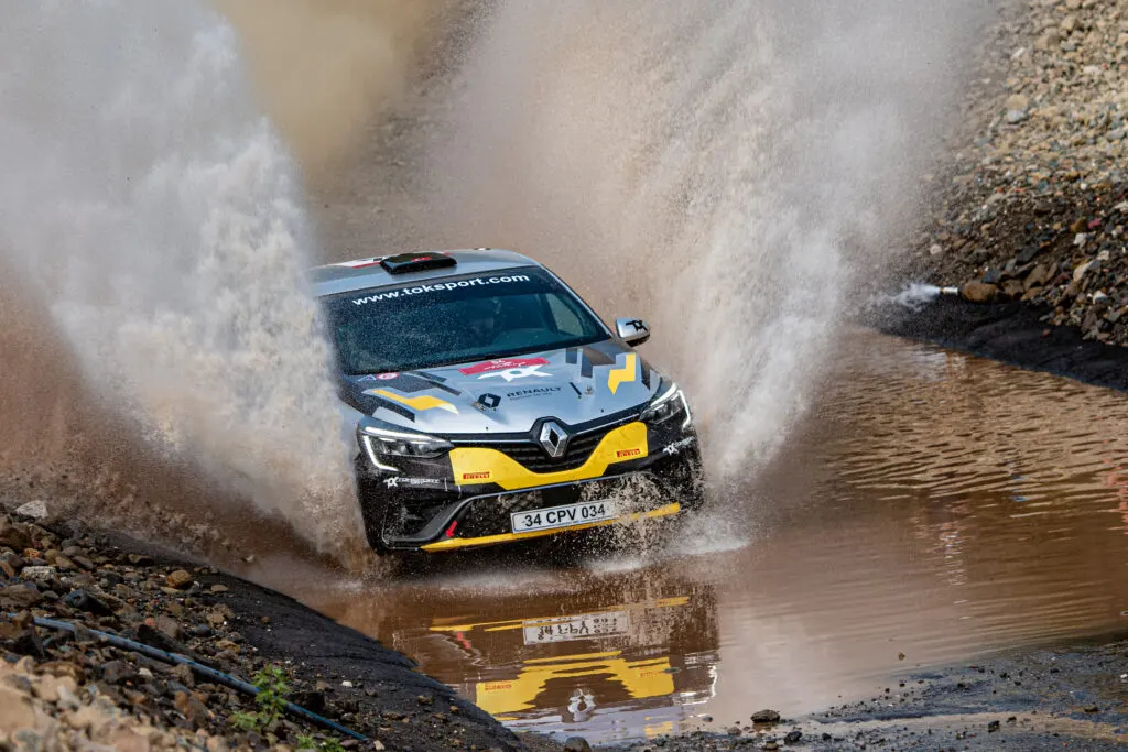 Bursa-Built Clio Rally 5 Tops Its Class