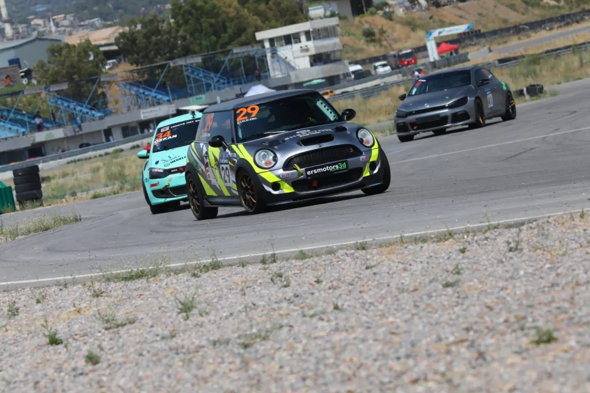 İzmir Circuit Cup Gets Off to a Fast Start