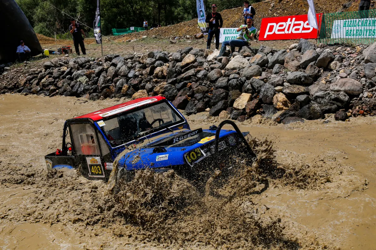 Pekal Brothers Win in Ankara