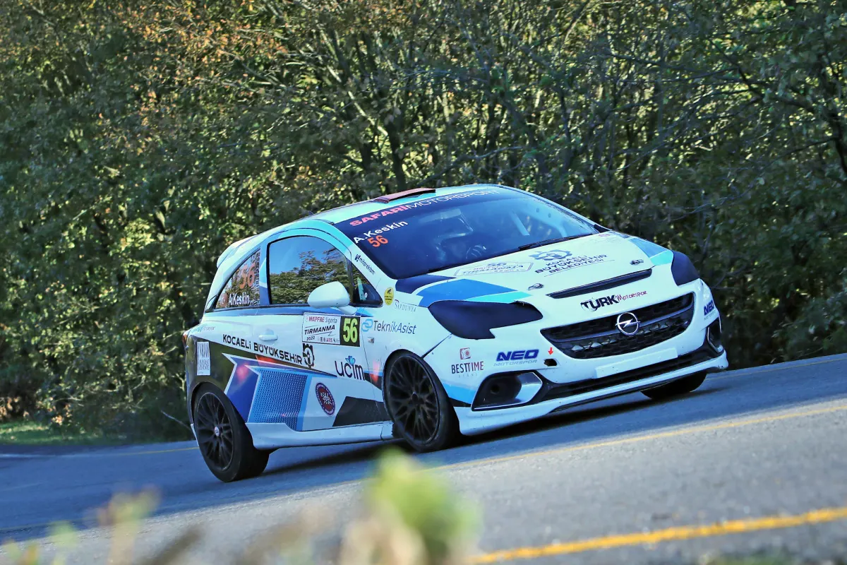 Hill Climb Action Continues in Istanbul