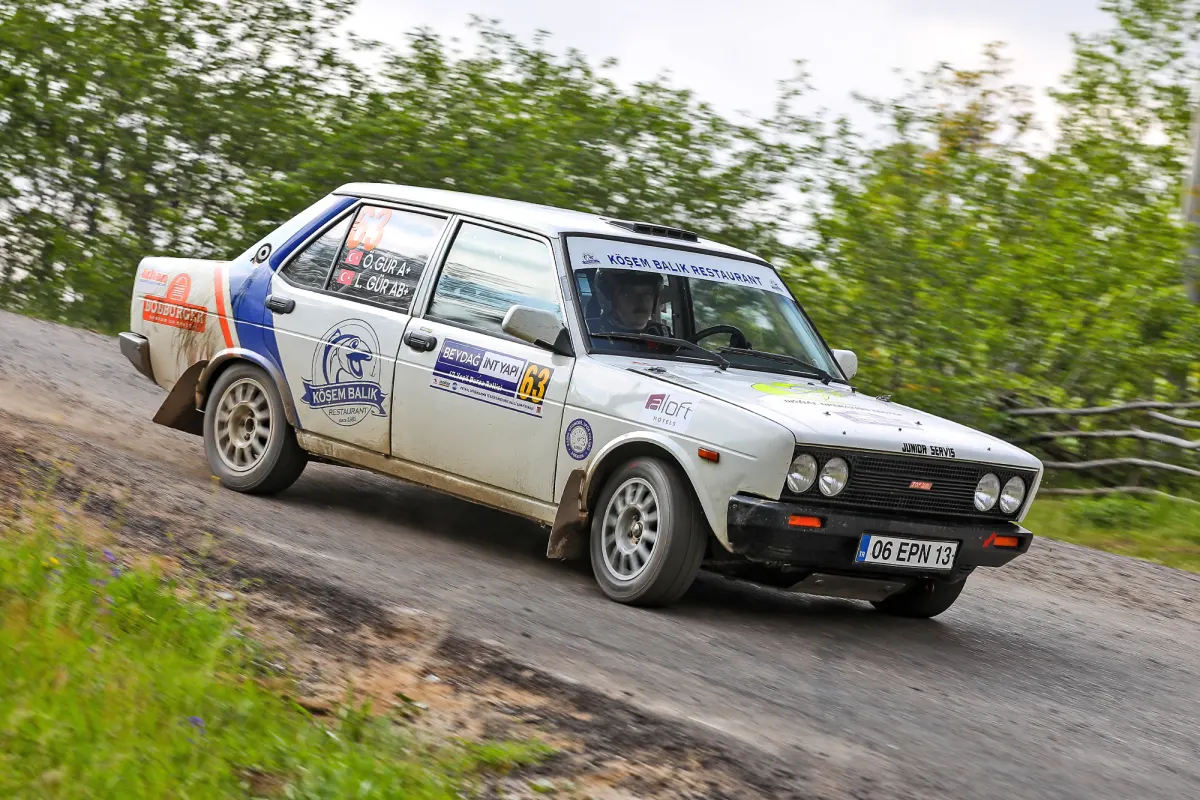 Father and Son Lead Historic Class