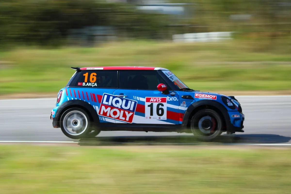 Round 4 of the Circuit Racing Championship Held at Körfez