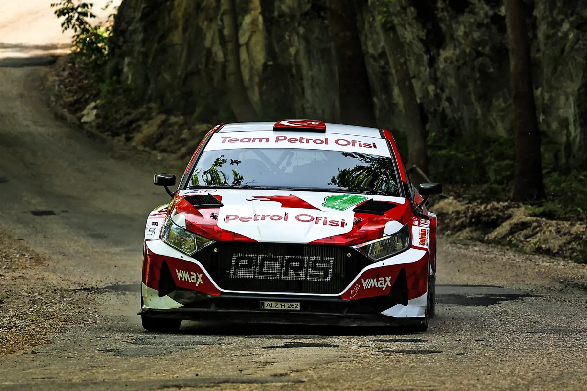 Kazaz Cements Championship Lead at Bursa