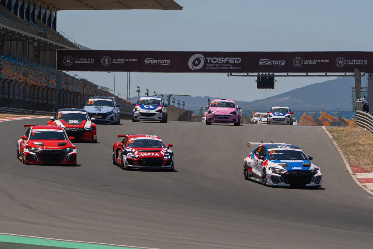 Circuit Racing Season Gets Off to a Fast Start