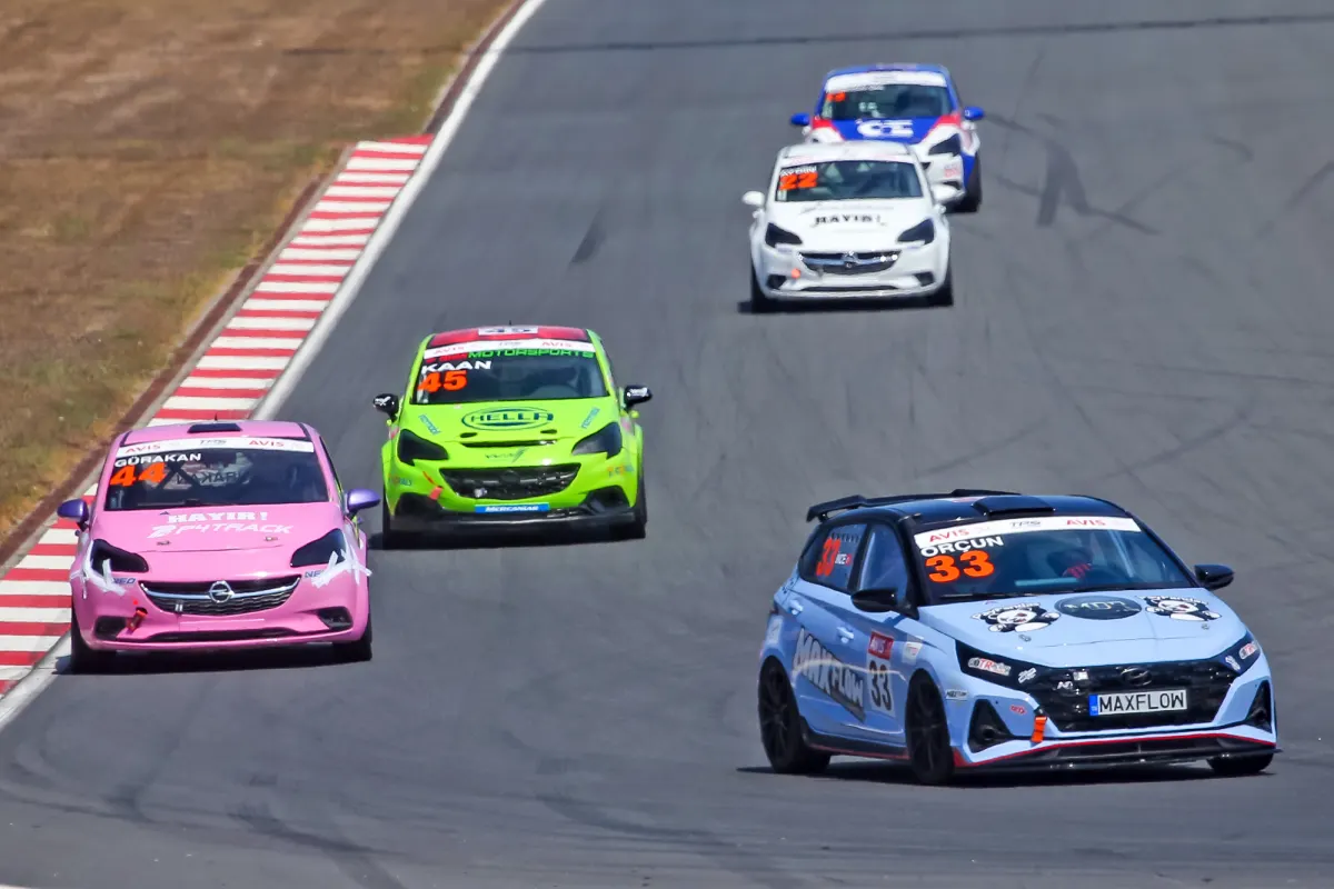 Hot Competition at TOSFED Istanbul Park