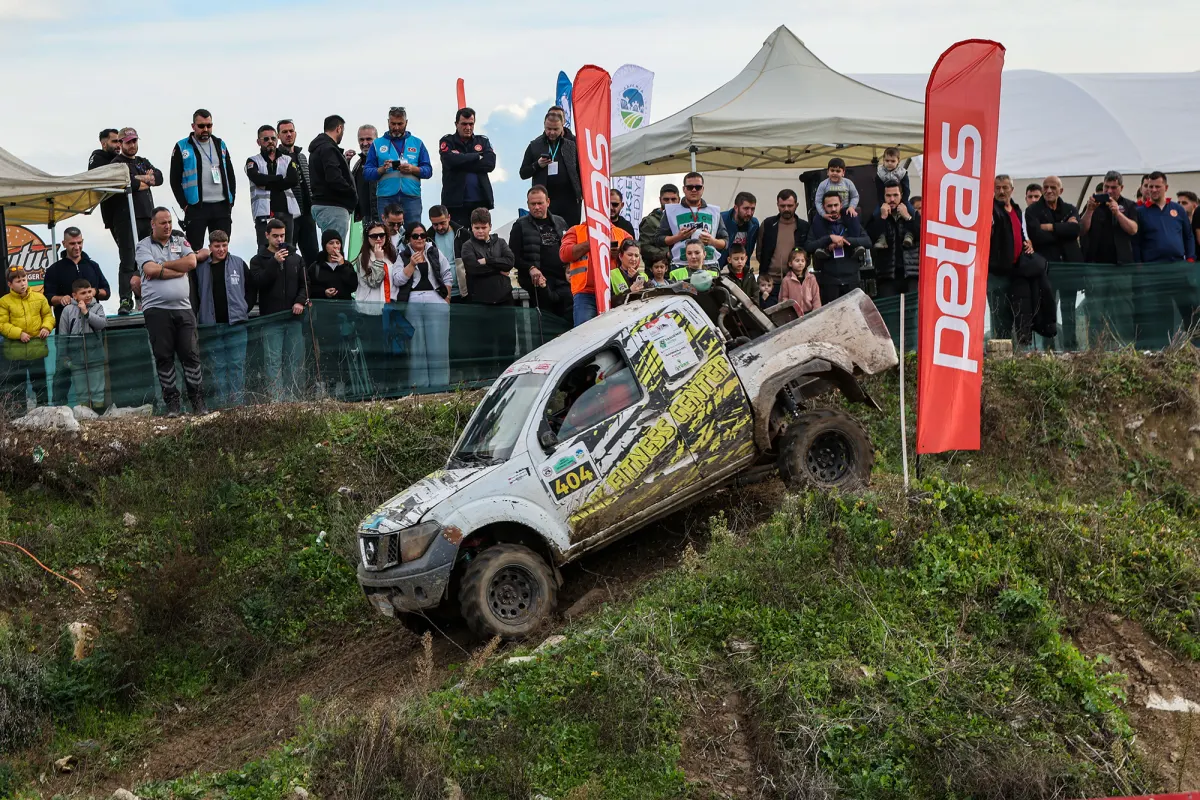 Fierce Battles in the Rain at Sakarya Off-road Finale