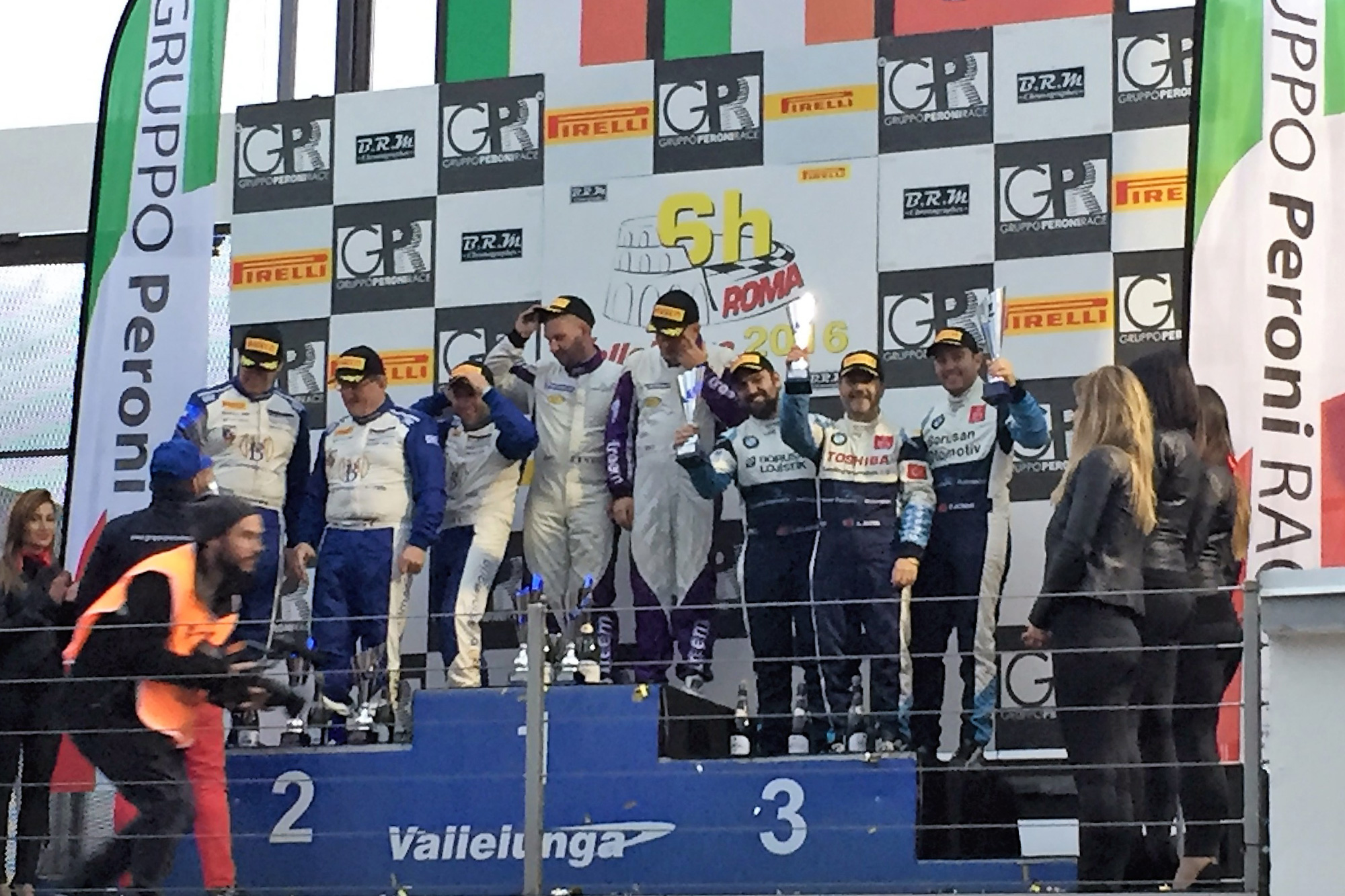 bom-roma-vallelunga-podyum